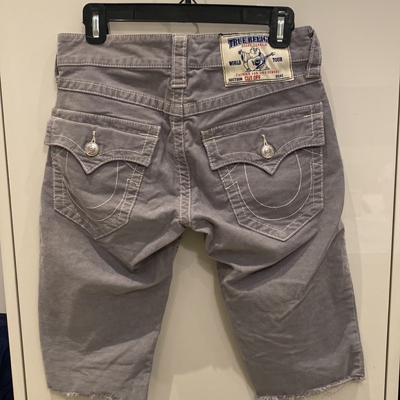 True Religin jean short grey color - Picture 4 of 6